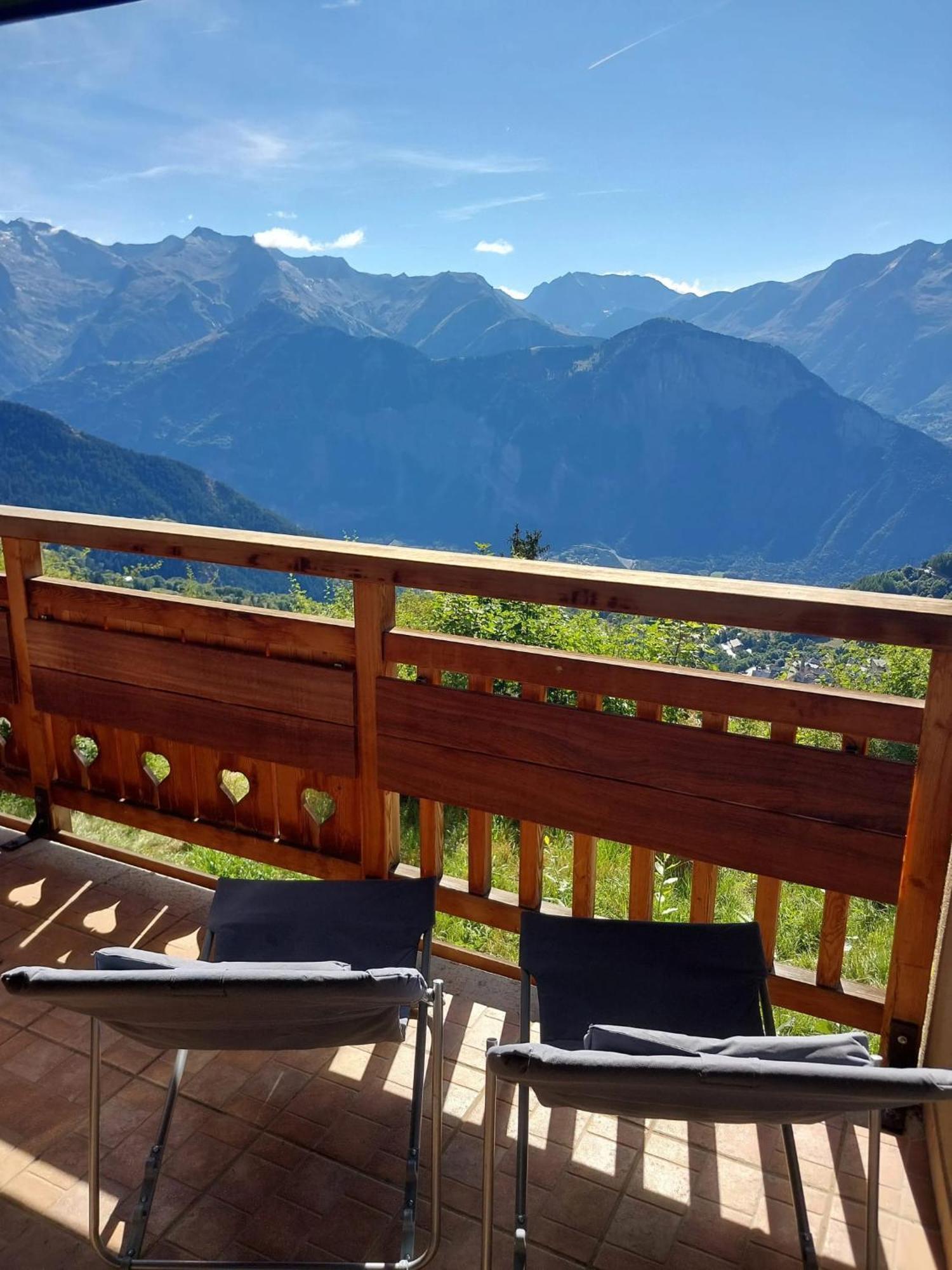Studio avec terrasse amenagee a L'Alpe d'Huez Esterno foto